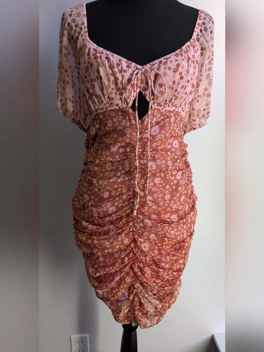 EUC...Free People Tessa Floral Puff Sleeve Ruched Mini Dress Size S - Picture 3 of 8